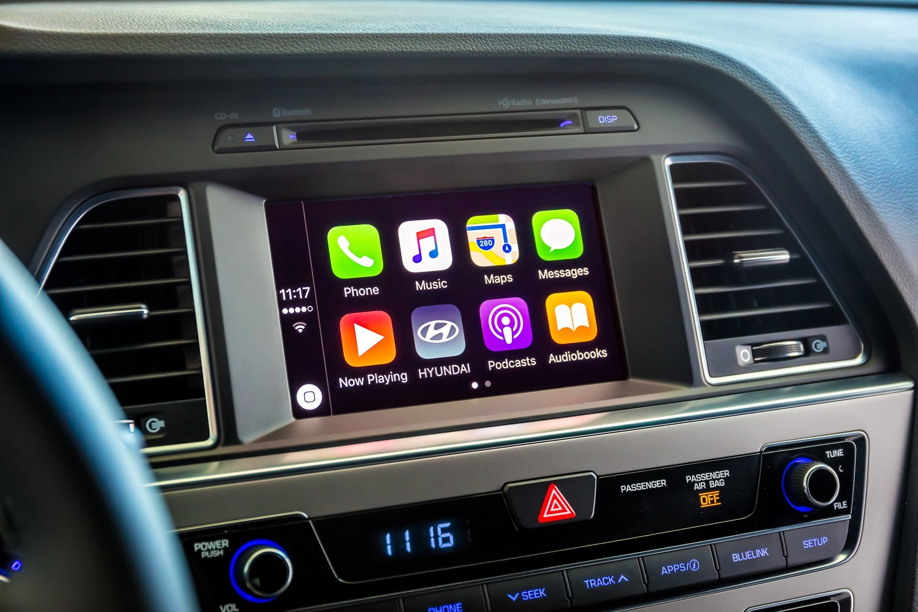 Hyundai adds Apple CarPlay support to 2016 Sonata.