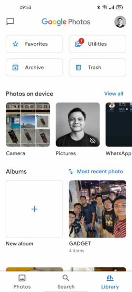 Screenshot of Google Photos interface with the Trash folder highlighted