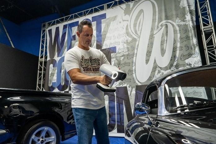 West Coast Customs’ VP of Sales Lorenzo Strong scanning a Porsche with Artec Leo