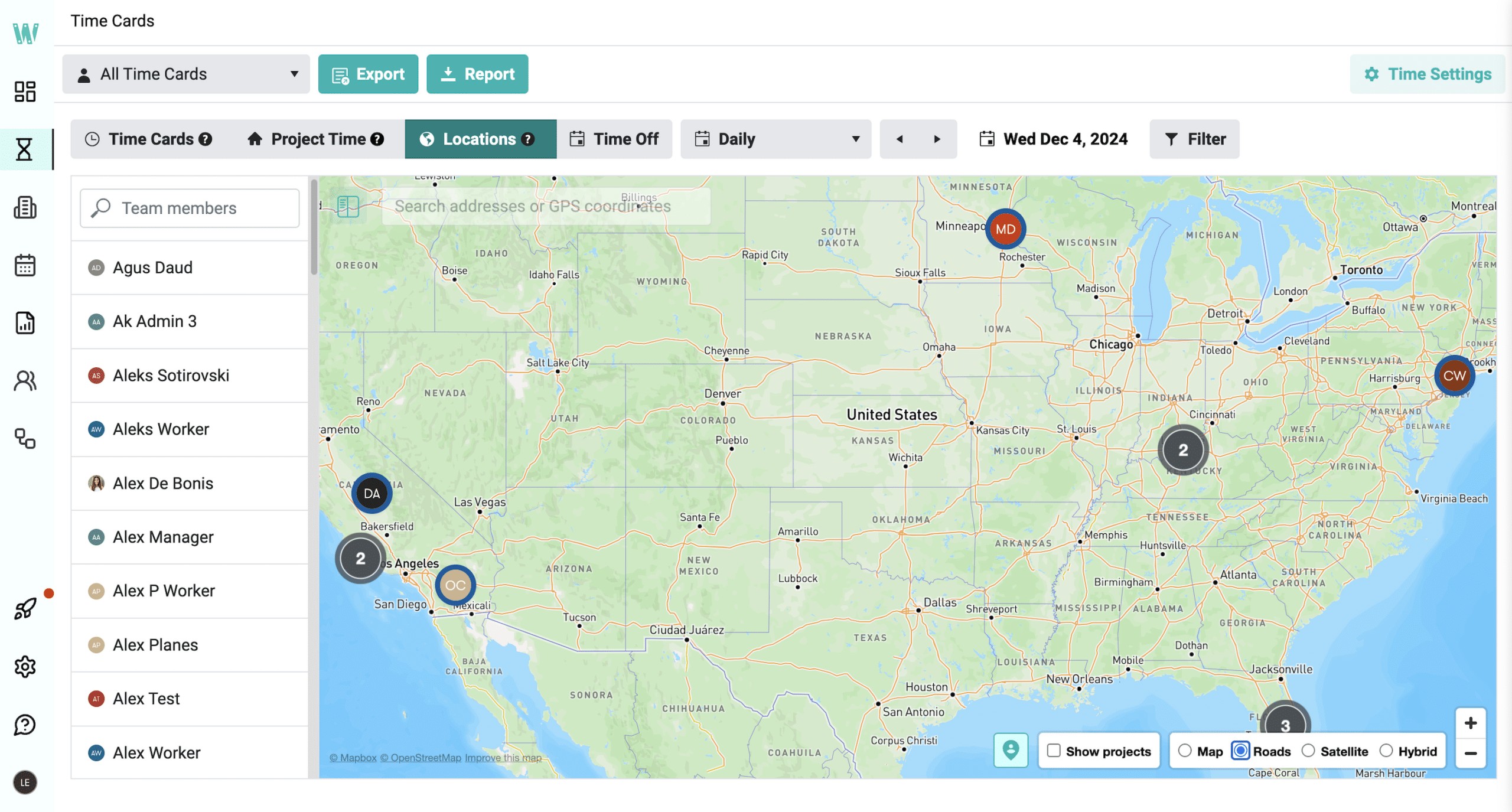 Route optimization using lawn care scheduling software, showing optimized routes on a map.